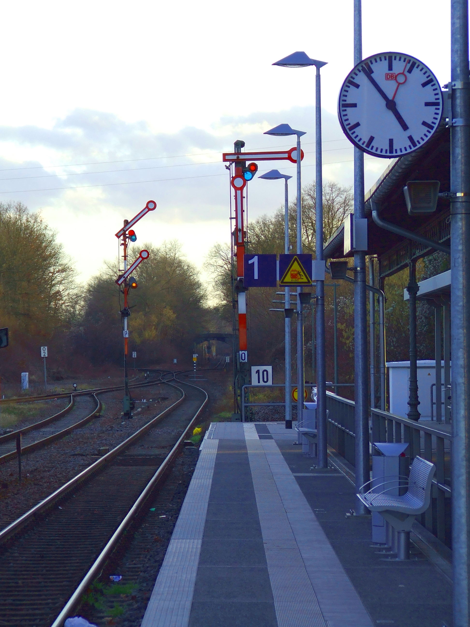 Datei:Winden Bahnhof 6.jpg