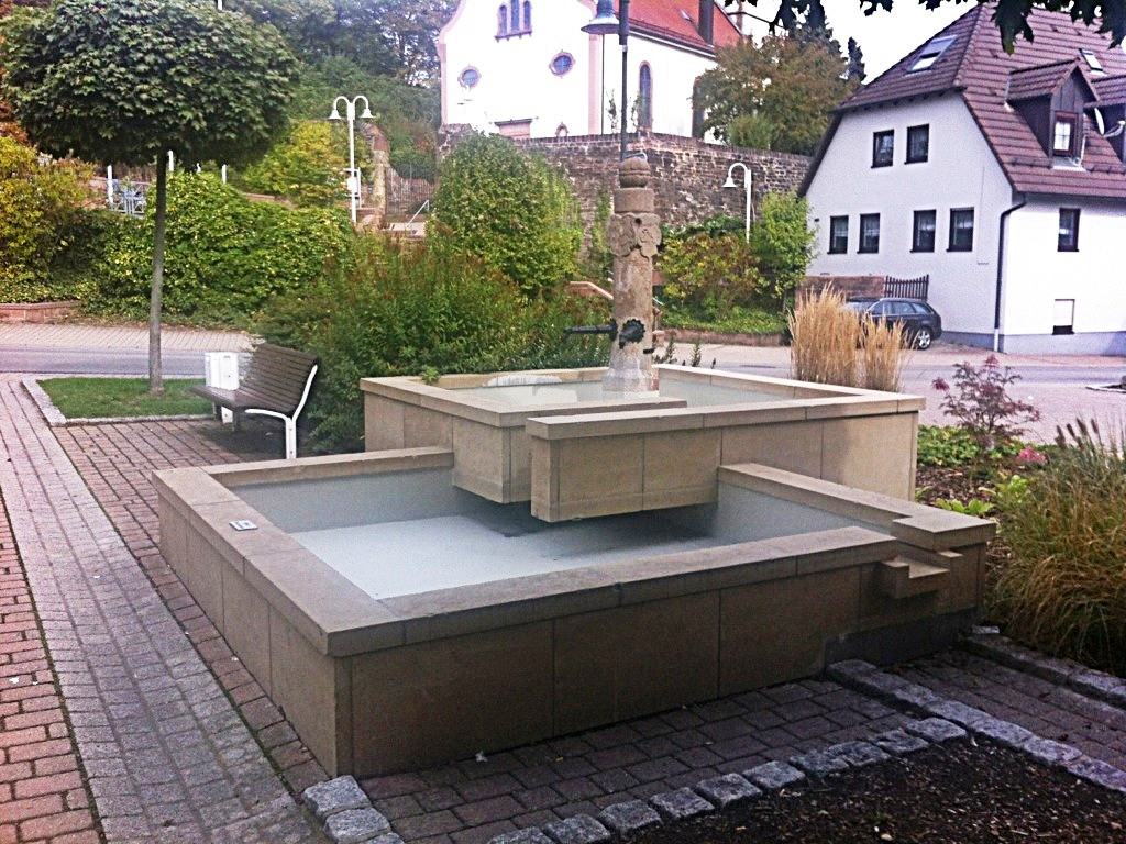 Datei:Brunnen Obrigheim 3.jpg