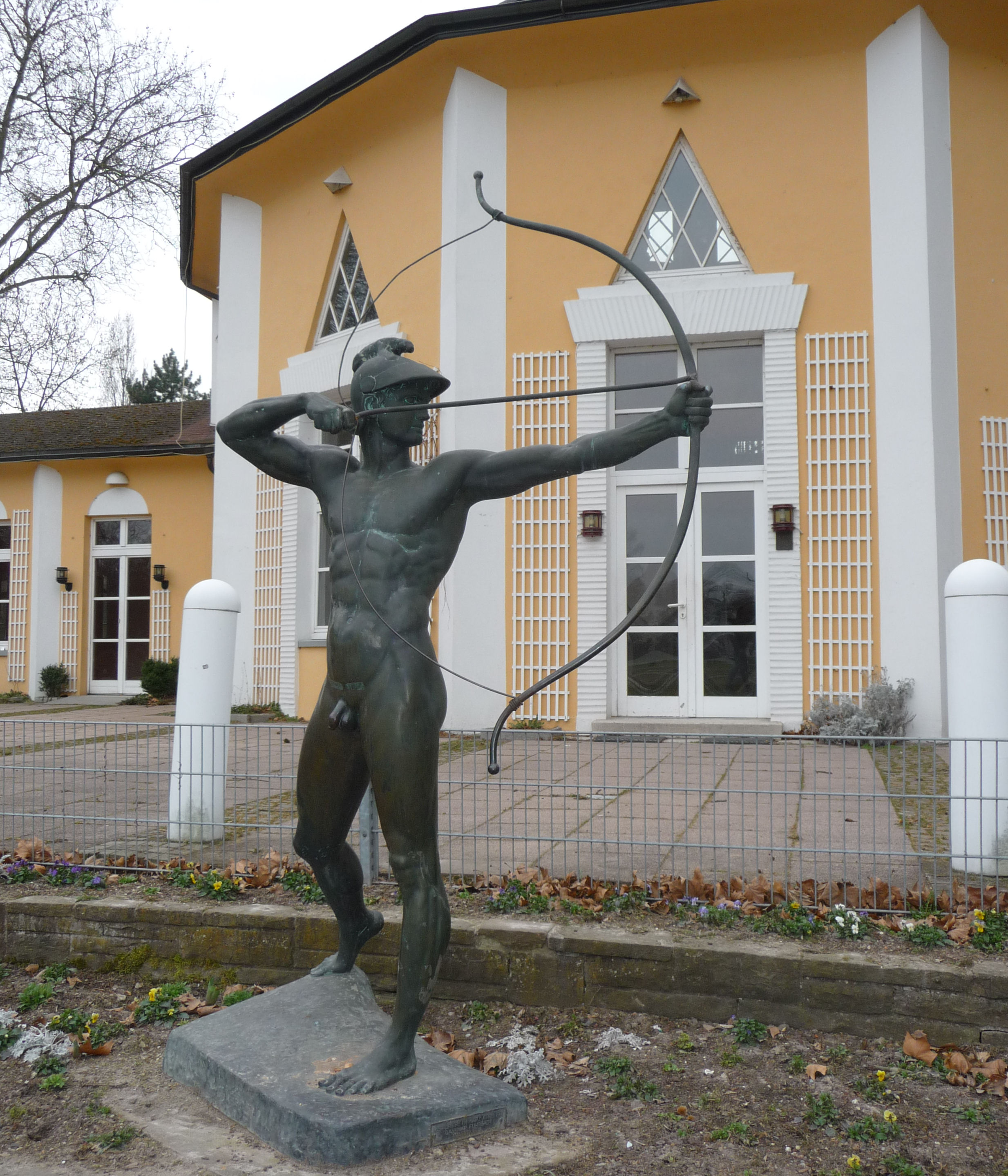 Bogenschütze Skulptur im Ebertpark in Ludwigshafen