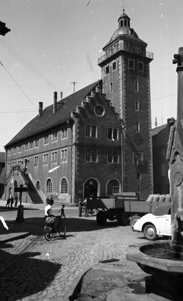 Datei:Rathaus Mosbach historisch.jpg