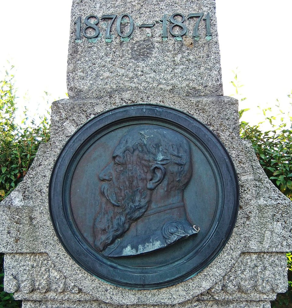 Datei:Kriegerdenkmal Asbach 3.JPG