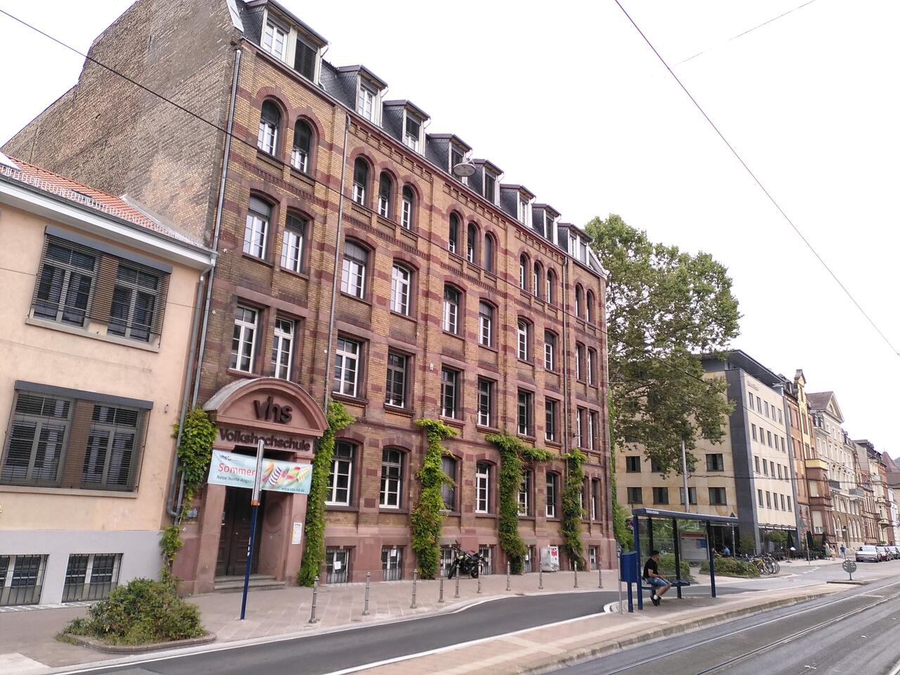 Datei:2023 Volkshochschule Heidelberg 05 seitlich links.jpg