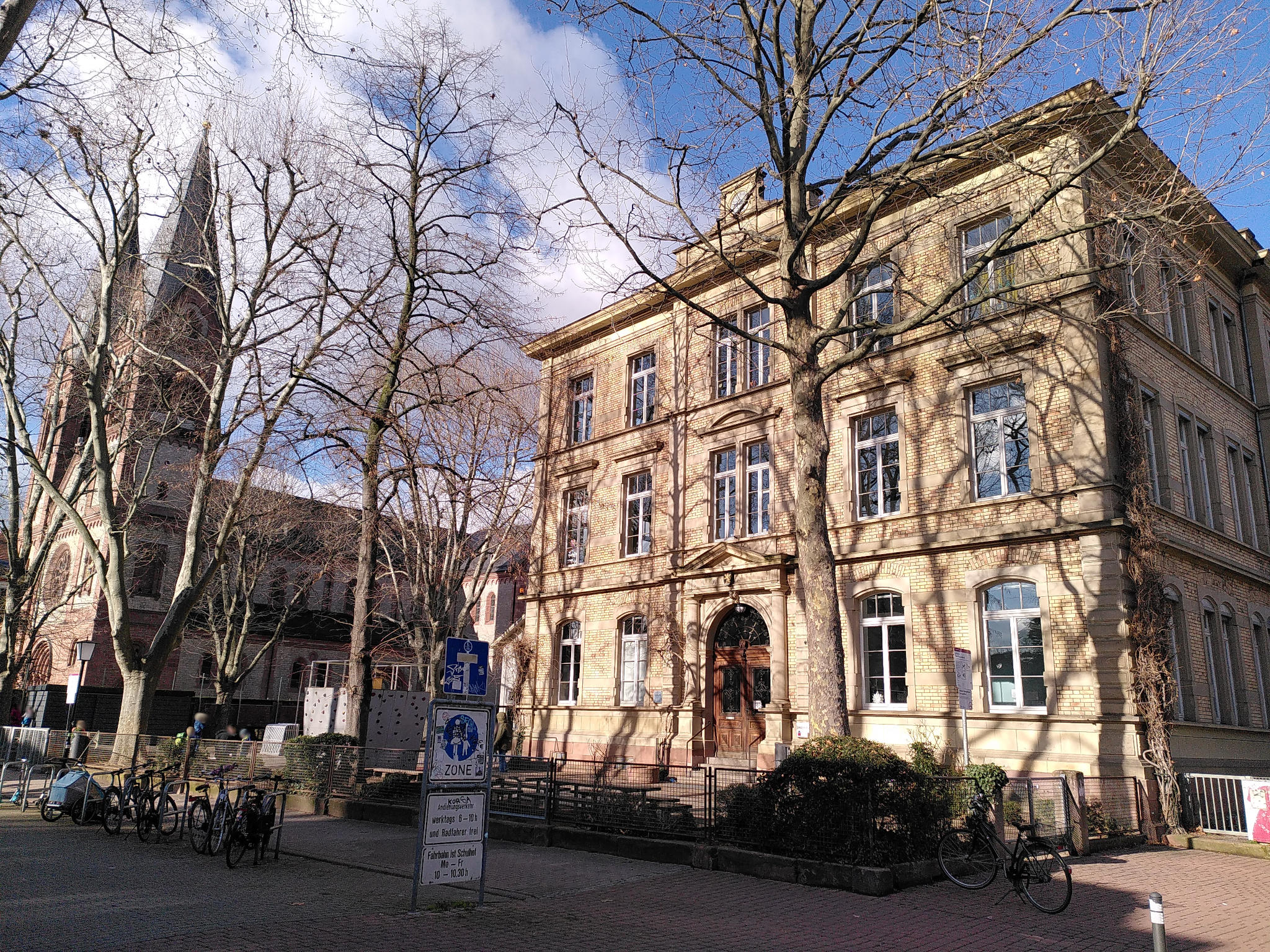 Datei:Landhausschule Heidelberg-Weststadt 01.jpg