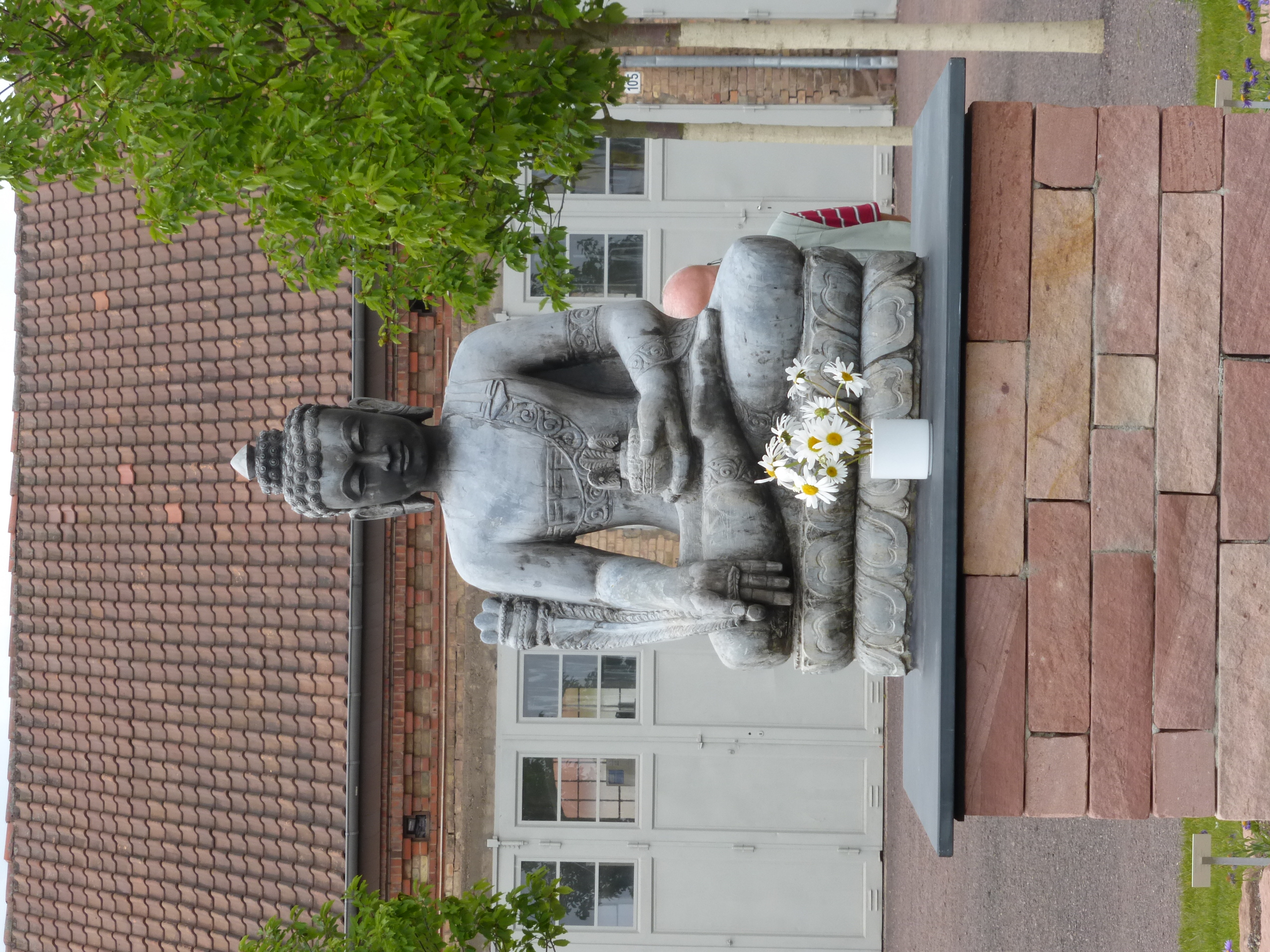 Datei:LGS Landau Buddhafigur.JPG