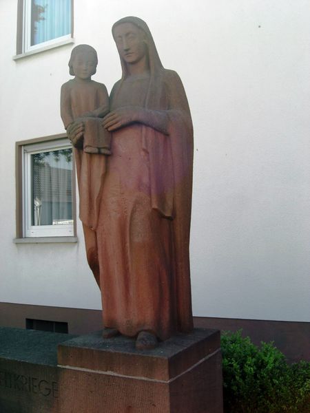 Datei:Gefallenendenkmal Harthausen Detail 1.JPG