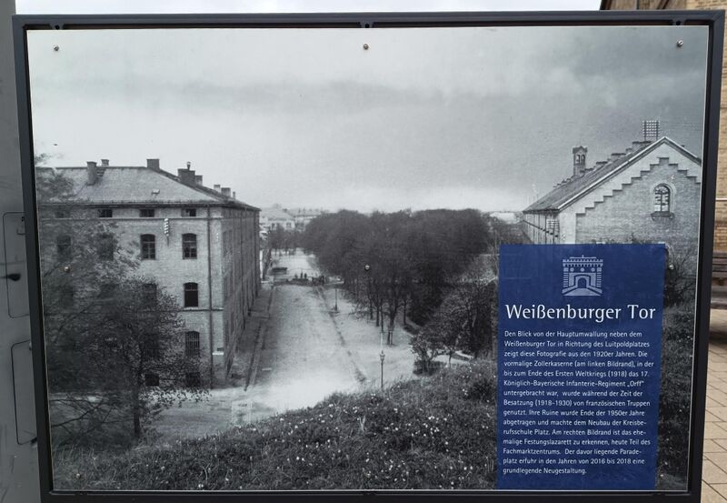 Datei:Paradeplatz Germersheim historisch 2.jpeg