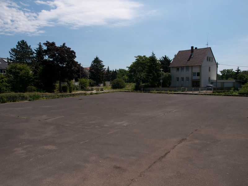 Datei:Rollschuhbahn und Schlittschuhbahn Schwetzingen-5.jpg