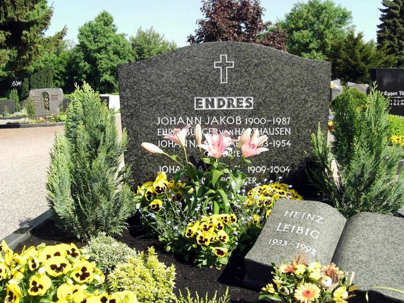 Datei:Johann Jakob Endres Grab Harthausen.JPG