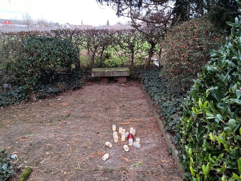 Datei:Jüdischer Friedhof Herxheim 4.jpeg