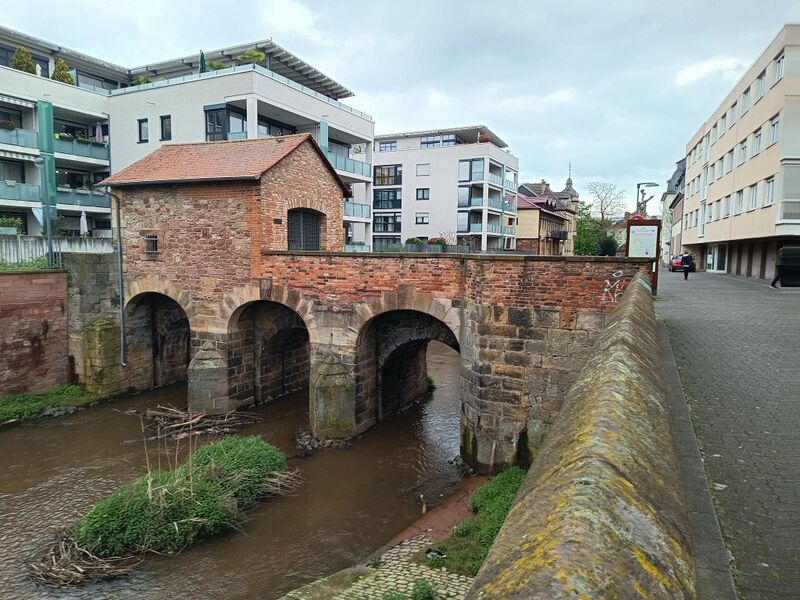 Datei:Landau Festung Auslassschleuse 2.jpeg