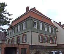 Hemsbach, Katholisches Pfarrhaus neben der Kirche St. Laurentius