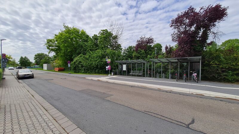 Datei:Groß-Rohrheim Bahnhof SEV2.jpg