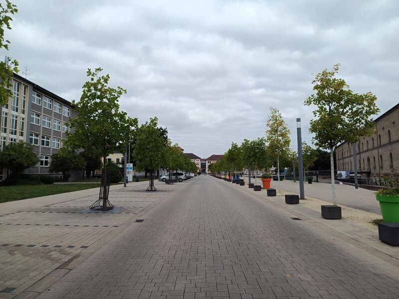 Datei:Paradeplatz Germersheim.jpeg