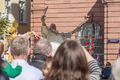 Theaterstück auf dem Marktplatz: Der "Sommer" besiegt den "Winter"