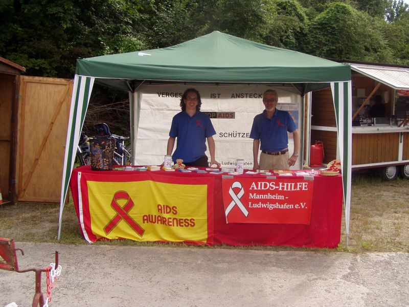 Datei:Infostand AIDS-Hilfe MA-LU 4. historische Baustelle.jpg