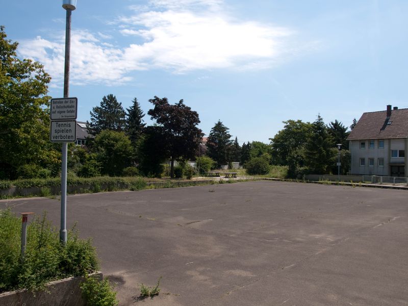 Datei:Rollschuhbahn und Schlittschuhbahn Schwetzingen-4.jpg