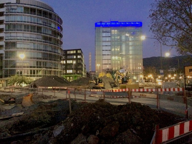 Datei:Nachtaufnahme Baustelle Heidelberg HBF Nord.jpg