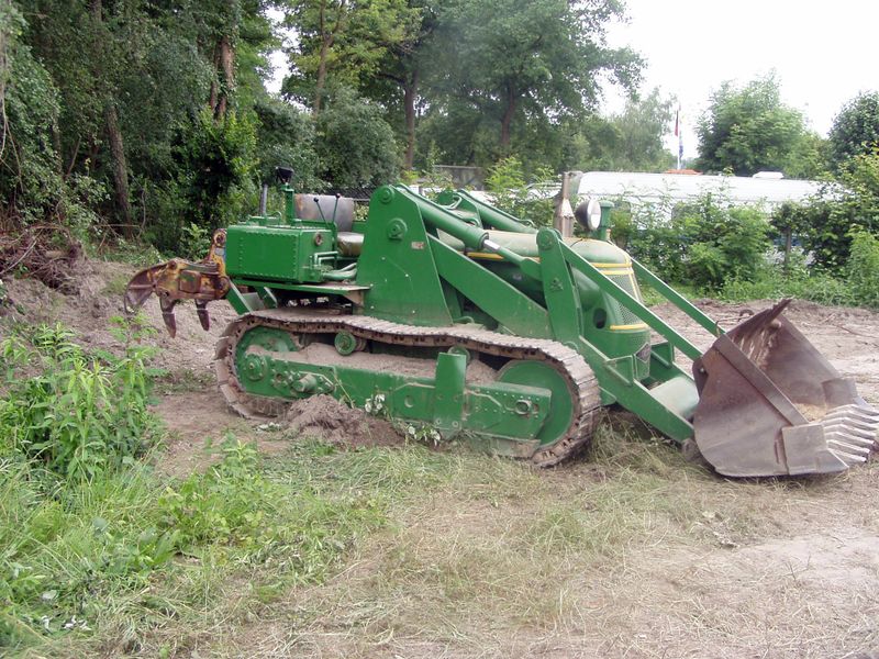 Datei:Interessengemeinschaft historische Baumaschinen Deutz Laderaupe.jpg