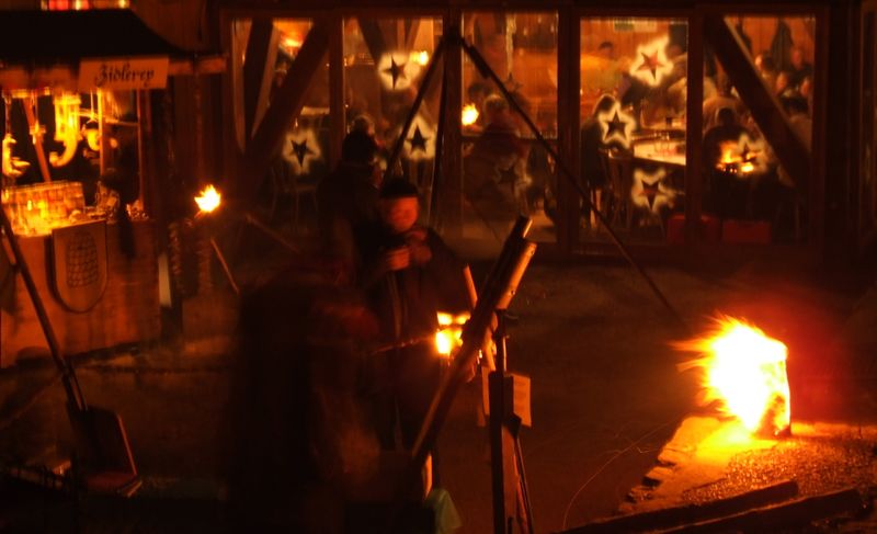 Datei:Burg Landeck Mittelalterlicher Weihnachtsmarkt 2008 dscf8190.jpg