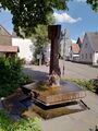 Brunnen mit Daten zur Ortsgeschichte