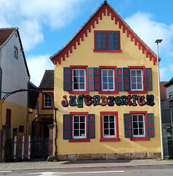 Datei:Jugendzentrum Edenkoben.jpeg