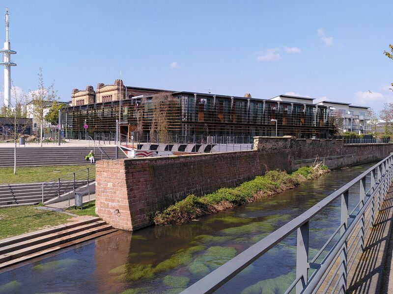 Datei:Stadtbibliothek Landau 1.jpeg