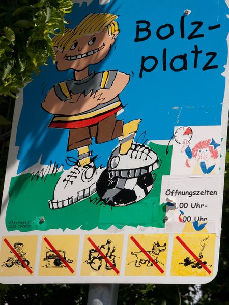 Datei:Bolzplatz Sudetenring Schwetzingen-1.jpg