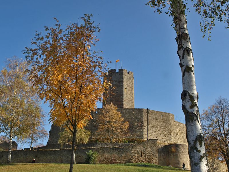Datei:Snh-BurgSteinsberg-Herbst-02.jpg