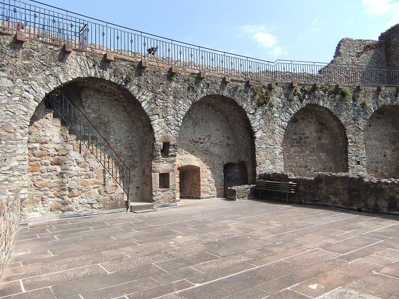 Datei:Burg Windeck 17.JPG