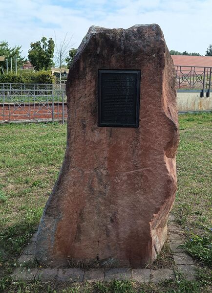 Datei:Gedenkstein Hans Graf Sponeck Germersheim.jpeg