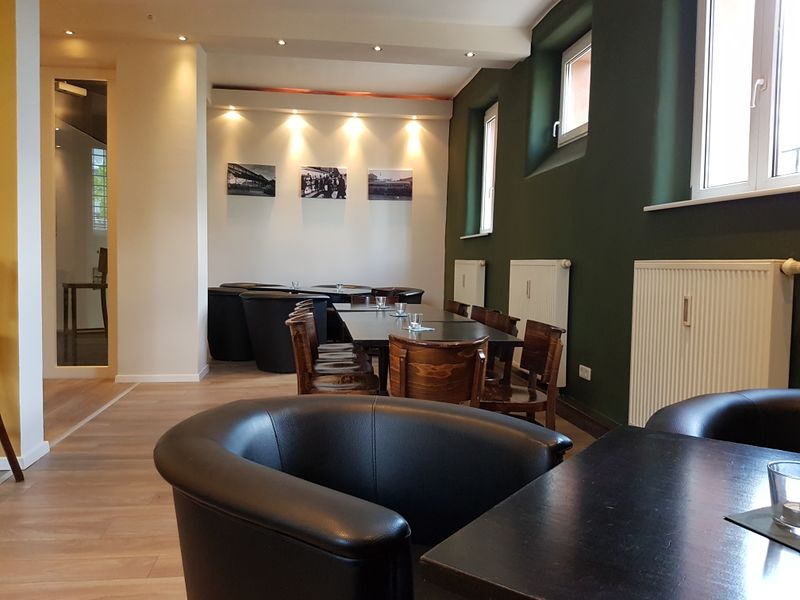 Datei:Landau Alfred-Nobel-Platz 1 Archiv Landau Gastraum oben.jpg