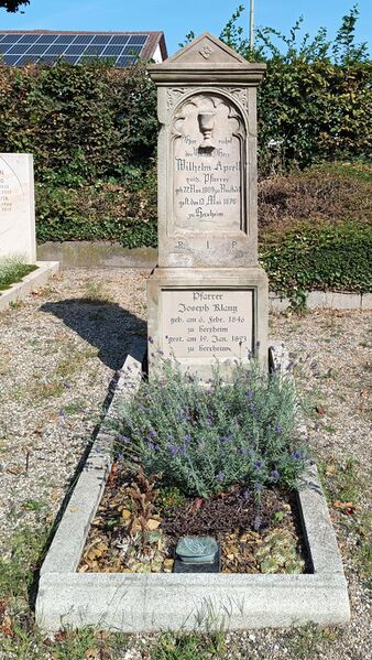 Datei:Grab Josef Klang und Wilhelm Aprell Herxheim.jpeg