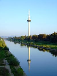 Mannheim Fernmeldeturm Neckar 2.jpg