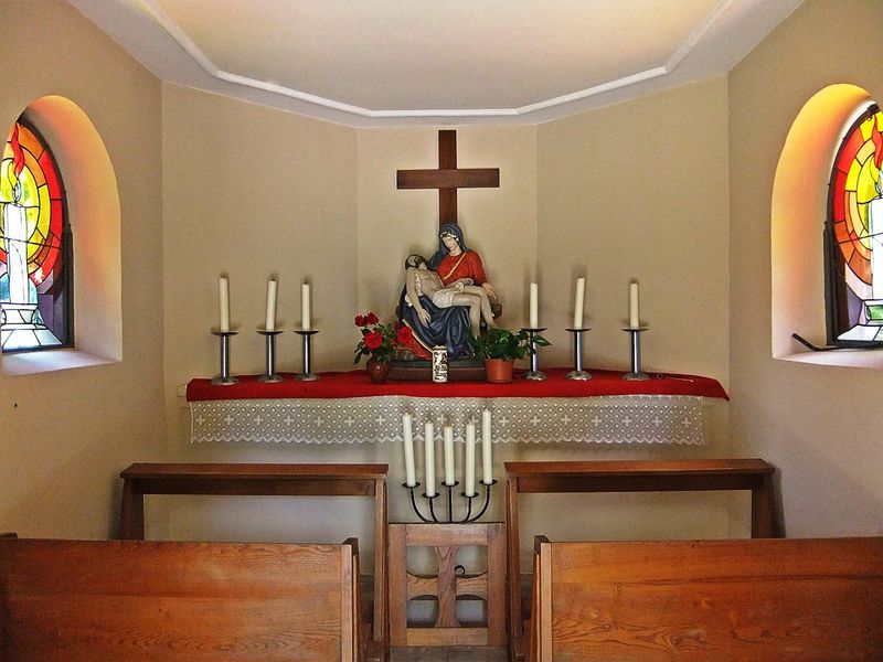 Datei:Gedächtniskapelle Leimersheim 05.JPG